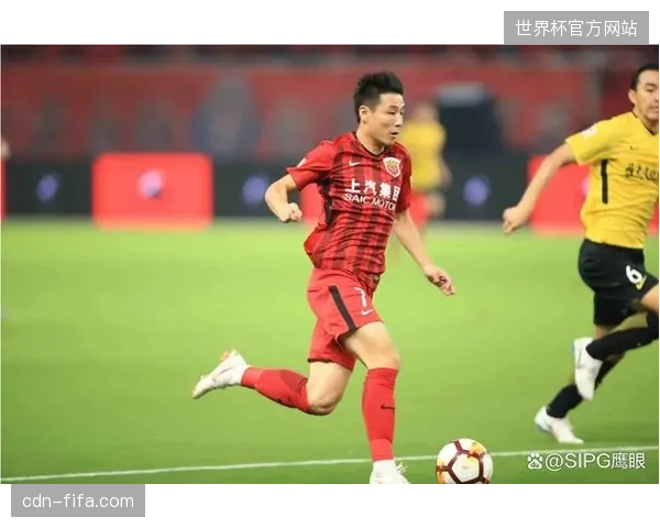 武磊凭借高效的门前嗅觉三战连破，成为上海海港冲击联赛榜首的关键变量